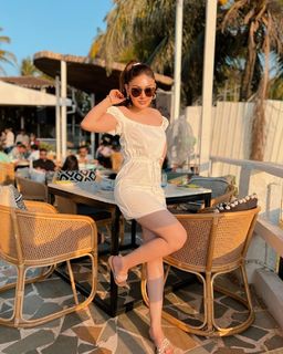 Shefali Zariwala feet photo thumbnail