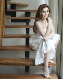 Shefali Zariwala feet photo thumbnail