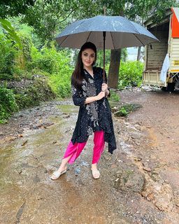 Shefali Zariwala feet photo thumbnail