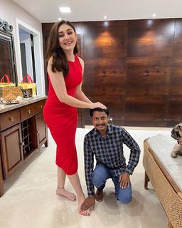 Shefali Zariwala feet photo thumbnail