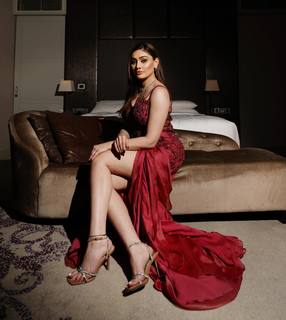 Shefali Zariwala feet photo thumbnail