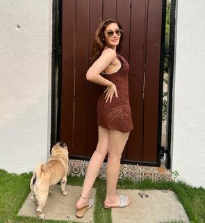 Shefali Zariwala feet photo thumbnail