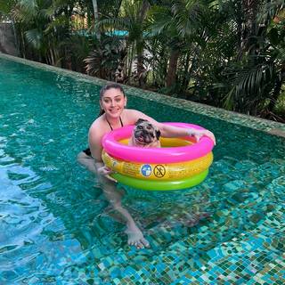 Shefali Zariwala feet photo thumbnail