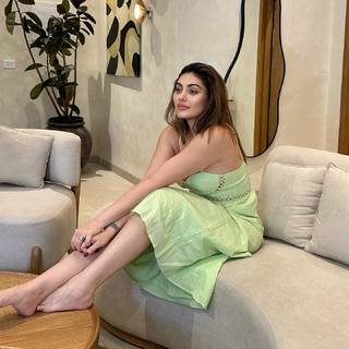 Shefali Zariwala feet photo thumbnail