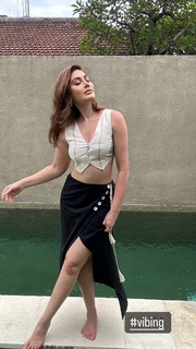 Shefali Zariwala feet photo thumbnail