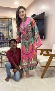 Shefali Zariwala feet photo thumbnail