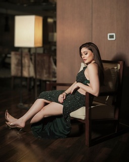 Shefali Zariwala feet photo thumbnail