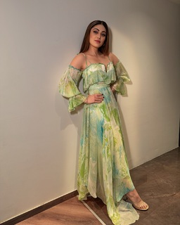 Shefali Zariwala feet photo thumbnail