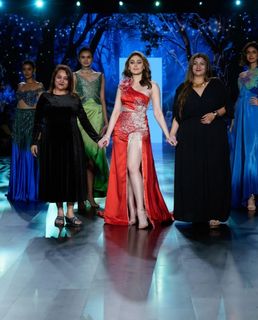 Shefali Zariwala feet photo thumbnail