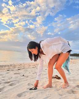 Shehnaaz Gill feet photo 14