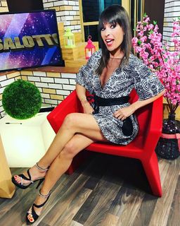 Sheila Capriolo feet photo thumbnail