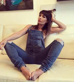Sheila Capriolo feet photo thumbnail