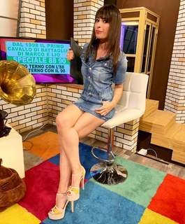 Sheila Capriolo feet photo thumbnail
