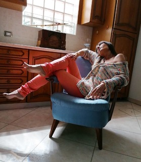 Sheila Capriolo feet photo thumbnail