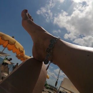 Sheila Capriolo feet photo thumbnail