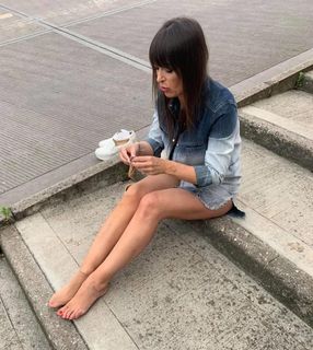 Sheila Capriolo feet photo thumbnail