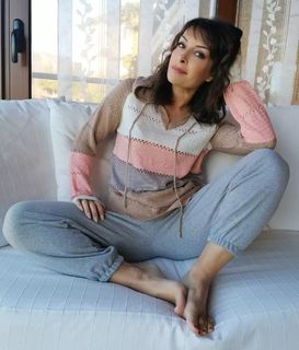 Sheila Capriolo feet photo thumbnail
