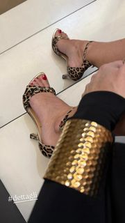 Sheila Capriolo feet photo 3