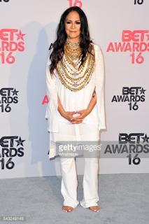 Sheila E. feet photo 5