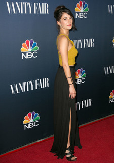 Sheila Vand feet photo 8