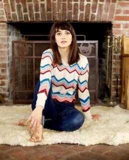 Sheila Vand feet photo 3