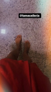 Sheilla Castro feet photo thumbnail