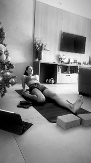 Sheilla Castro feet photo thumbnail