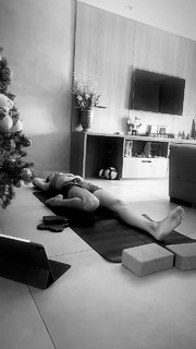 Sheilla Castro feet photo thumbnail