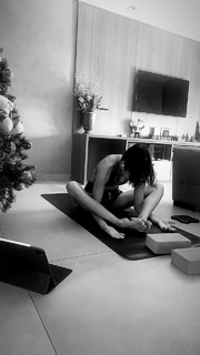 Sheilla Castro feet photo thumbnail