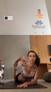 Sheilla Castro feet photo thumbnail