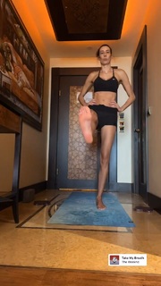 Sheilla Castro feet photo thumbnail