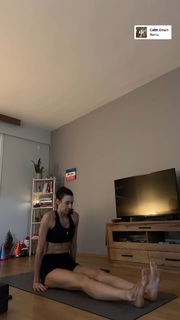 Sheilla Castro feet photo thumbnail