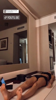 Sheilla Castro feet photo thumbnail