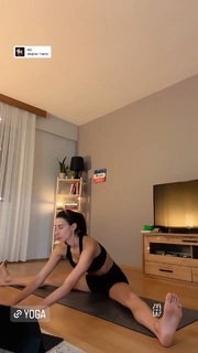 Sheilla Castro feet photo thumbnail