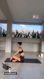 Sheilla Castro feet photo thumbnail