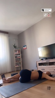 Sheilla Castro feet photo thumbnail