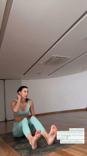 Sheilla Castro feet photo thumbnail