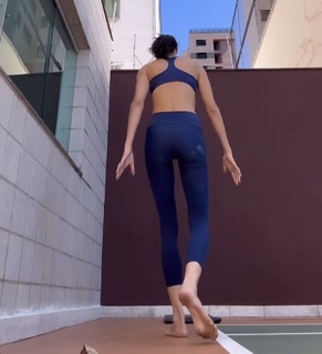 Sheilla Castro feet photo thumbnail