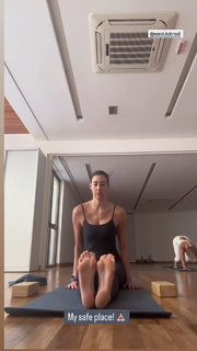 Sheilla Castro feet photo thumbnail