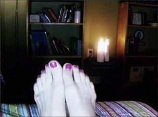 Shelley Hennig feet photo thumbnail
