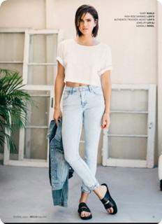 Shelley Hennig feet photo thumbnail