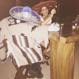 Shelley Hennig feet photo thumbnail