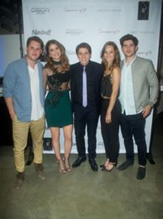 Shelley Hennig feet photo thumbnail