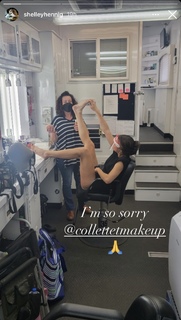 Shelley Hennig feet photo thumbnail