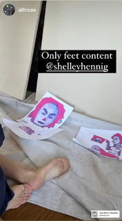 Shelley Hennig feet photo thumbnail