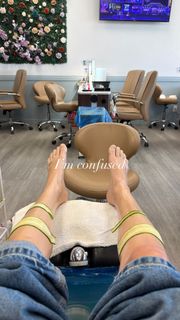 Shelley Hennig feet photo 14