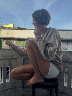 Shelley Hennig feet photo 10