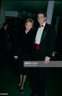 Shelley Long feet photo thumbnail