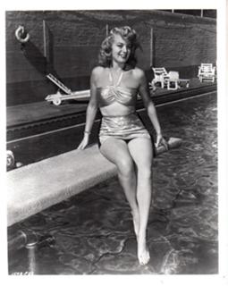 Shelley Winters feet photo 3