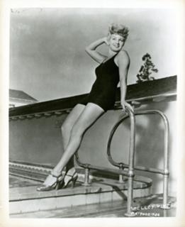 Shelley Winters feet photo 9